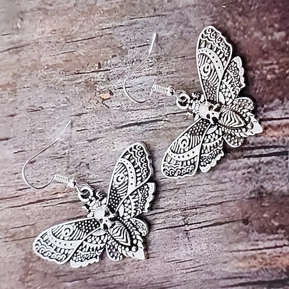 Butterfly moth earrings - Picture 3 of 6